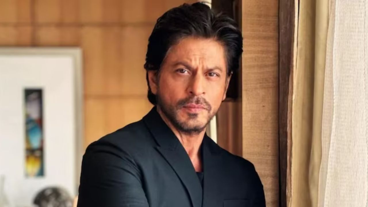 ‘আমি কৃতজ্ঞ, গর্বিত ও অভিভূত’ পুরস্কার পেয়ে বললেন শাহরুখ